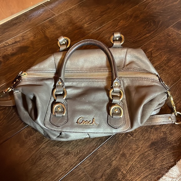 Coach Shoulder bag —-Great Deal—— - Picture 2 of 4